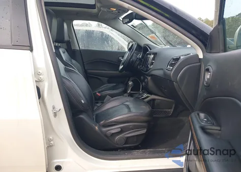 2018 Jeep Compass Limited 4X4 z USA, uszkodzony, nr VIN 3C4NJDCB9JT206557